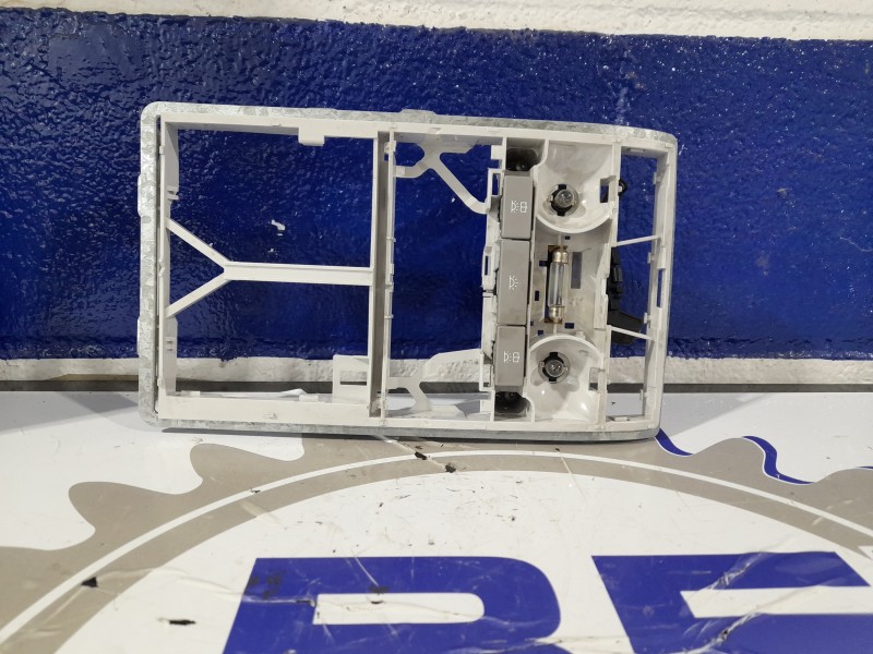 Recambio de luz interior para opel zafira b referencia OEM IAM 644160657  