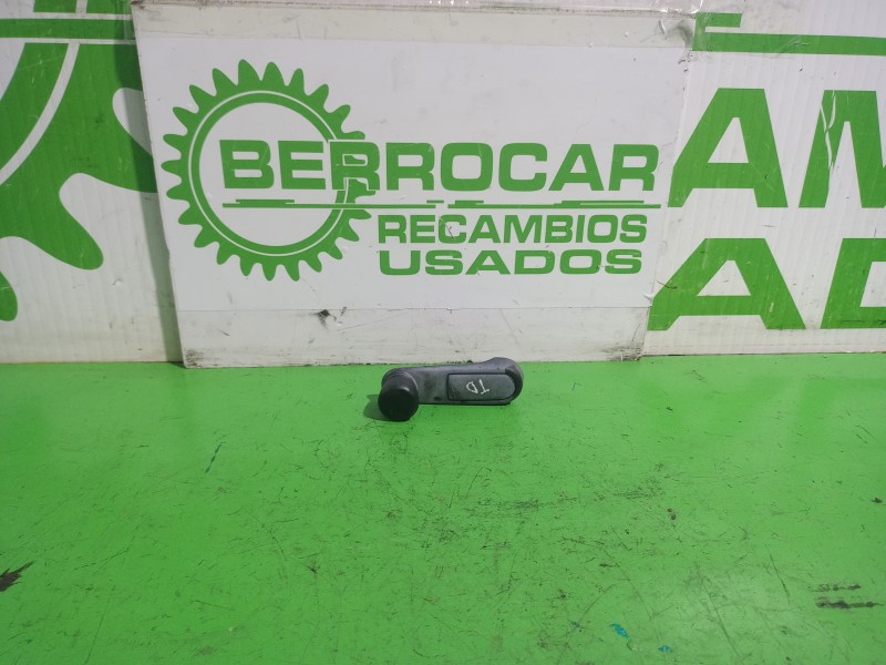 Recambio de maneta elevalunas trasera derecha para peugeot 307 (s1) xn referencia OEM IAM 924095  