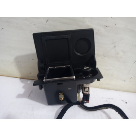 Recambio de cenicero para kia carnival ii 2.9 crdi lx referencia OEM IAM K53A6461000  