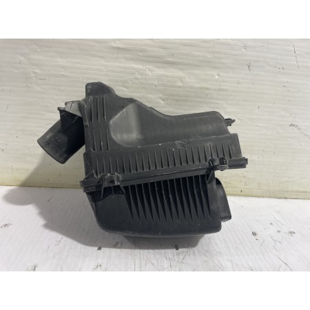 Recambio de caja filtro aire para kia carnival ii 2.9 crdi lx referencia OEM IAM K52A13320  