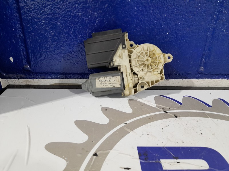 Recambio de motor elevalunas delantero derecho para seat ibiza (6l1) 1.4 tdi referencia OEM IAM 6Q2959801A  