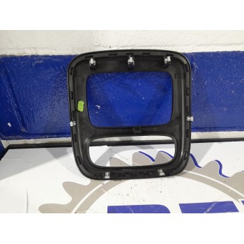 Recambio de moldura para opel vivaro furgón referencia OEM IAM 93868008  
