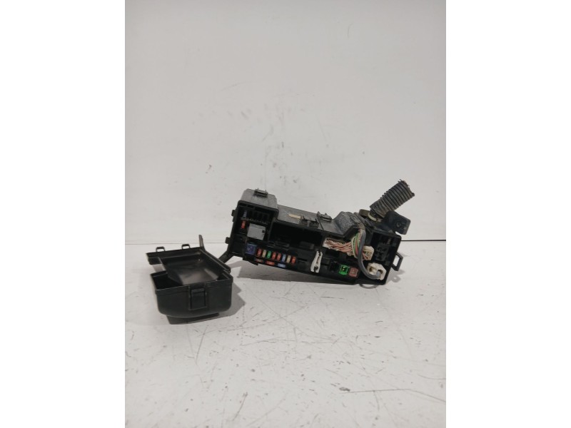 Recambio de caja reles / fusibles para peugeot 107 (pm_, pn_) 1.4 hdi referencia OEM IAM 5014P01  