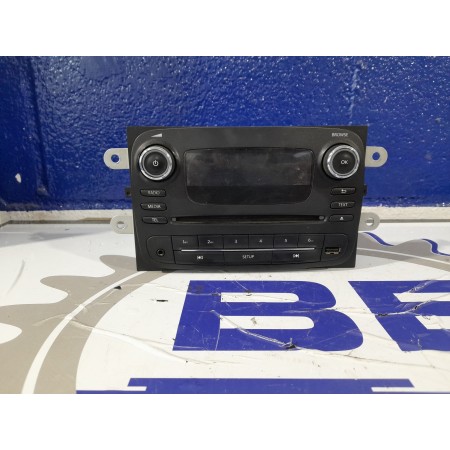 Recambio de sistema audio / radio cd para renault trafic combi referencia OEM IAM 281157110R 93457541  