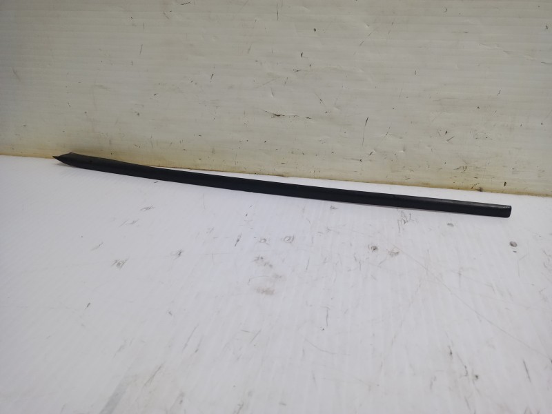 Recambio de moldura para volkswagen golf vii lim. (5g1) comfortline bluemotion referencia OEM IAM 5G0854327B  