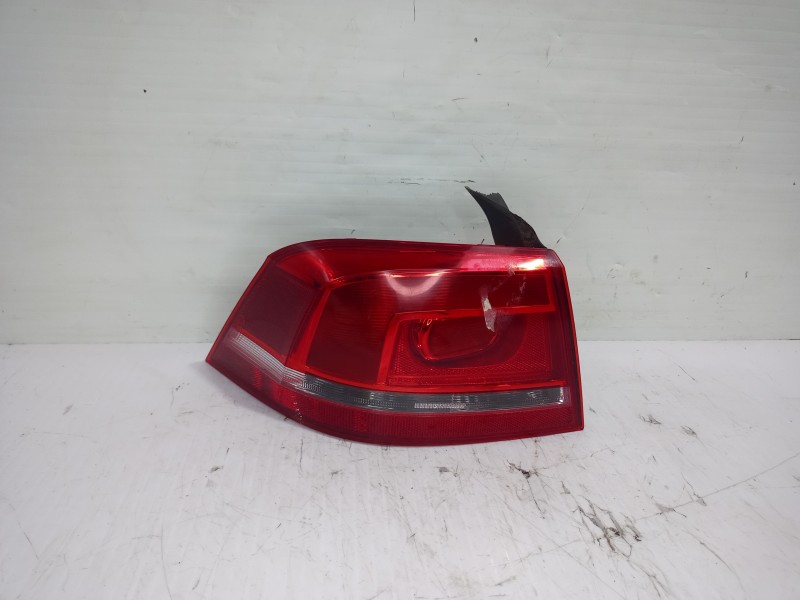 Recambio de piloto trasero izquierdo para volkswagen passat lim. (362) advance bluemotion referencia OEM IAM 3AE945095F  