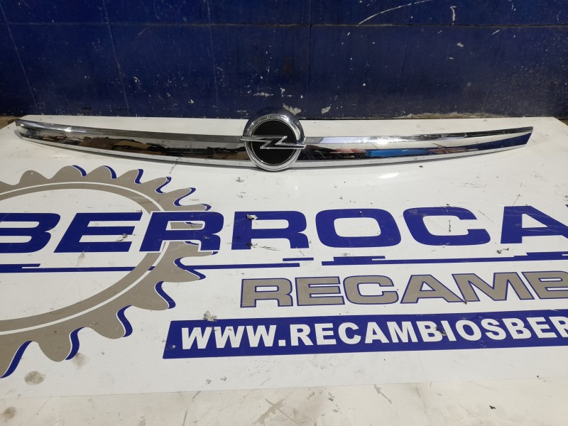 Recambio de maneta exterior porton para opel insignia berlina referencia OEM IAM 22803609  