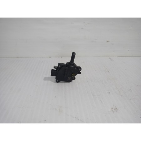 Recambio de motor tapa combustible para kia niro (sg2) hybrid concept referencia OEM IAM 81560AT500  
