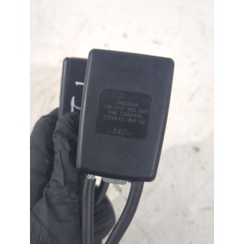 Recambio de enganche cinturon trasero izquierdo para skoda fabia ii combi (545) 1.2 tsi referencia OEM IAM 5J6857488  