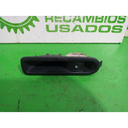 Recambio de mando elevalunas trasero derecho para renault scenic ii grand emotion referencia OEM IAM 829500004R  