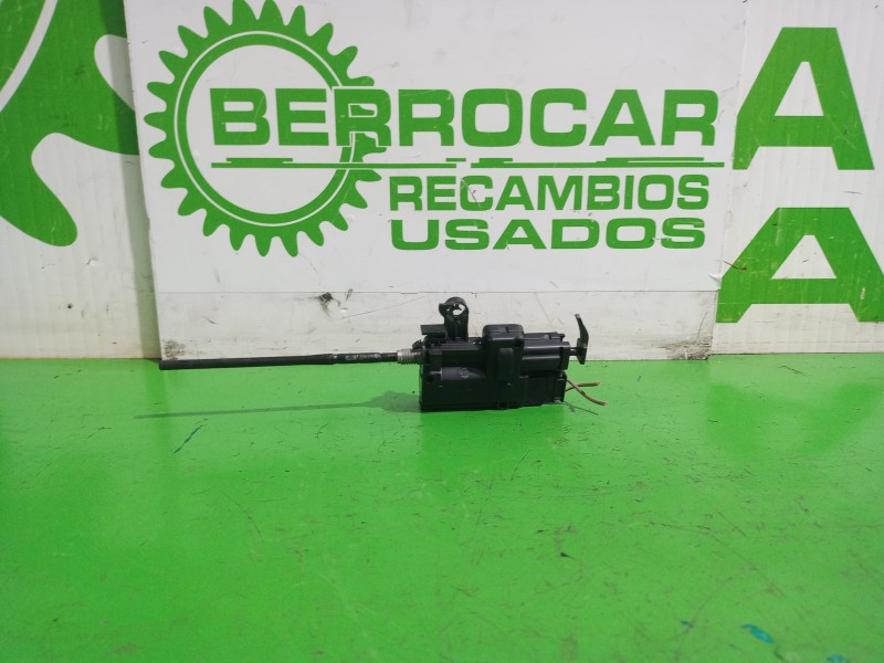 Recambio de motor tapa combustible para renault scenic iii xmod bose referencia OEM IAM 8200312600  