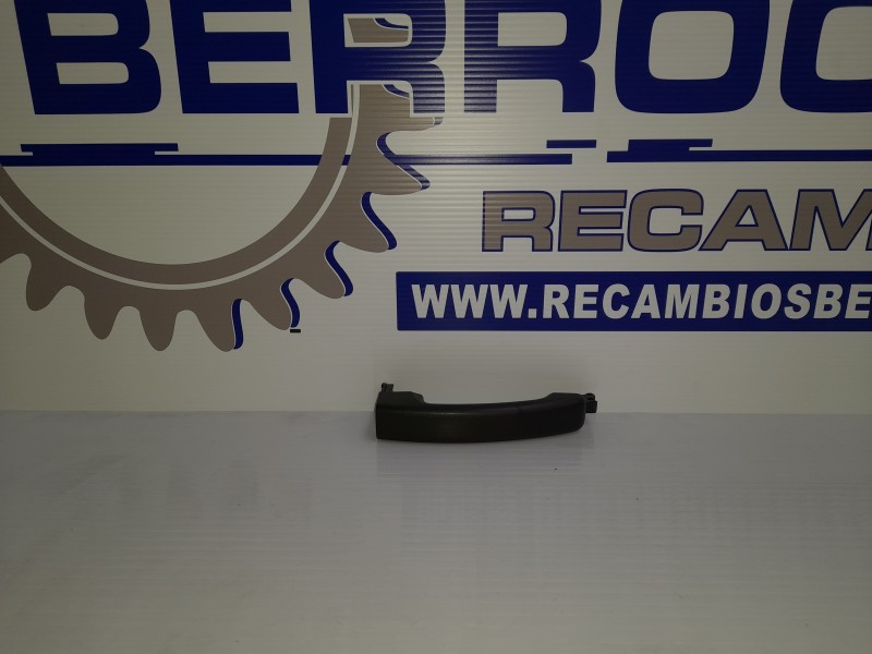 Recambio de maneta exterior delantera derecha para renault trafic combi referencia OEM IAM 806061908R  