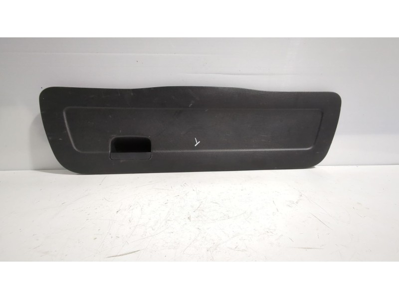 Recambio de moldura maletero para volkswagen golf v (1k1) 2.0 fsi referencia OEM IAM 1H6867605A  