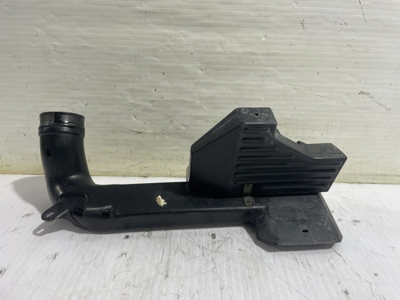 Recambio de tubo filtro aire para kia carnival ii 2.9 crdi lx referencia OEM IAM 0K51A13330  