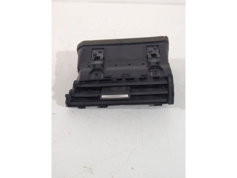 Recambio de rejilla aireadora para nissan micra v (k14) 1.5 dci referencia OEM IAM 687515FA2A  