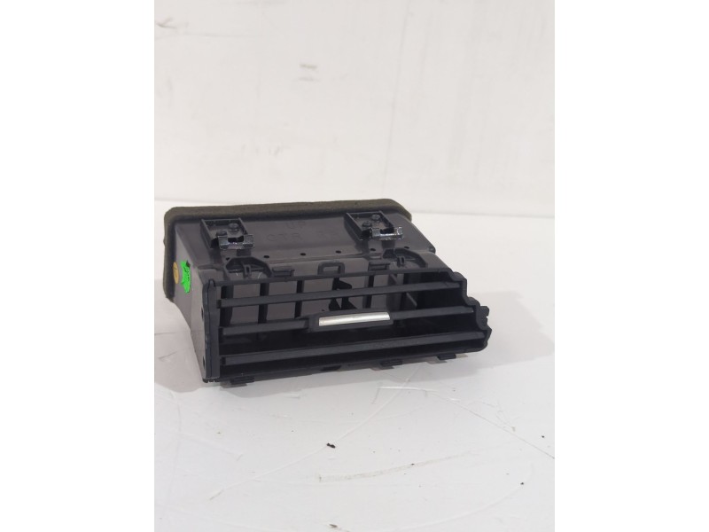 Recambio de rejilla aireadora para nissan micra v (k14) 1.5 dci referencia OEM IAM 687505FA2A  