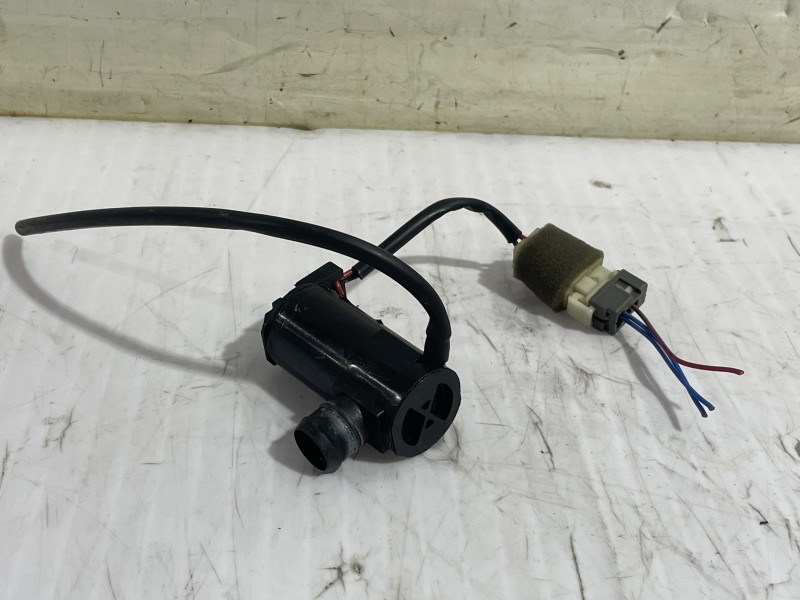 Recambio de bomba limpia para kia carnival ii 2.9 crdi lx referencia OEM IAM K55267483  