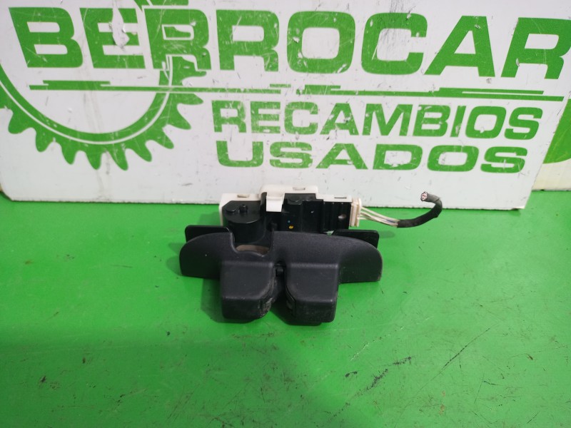 Recambio de cerradura maletero / porton para renault scenic ii grand emotion referencia OEM IAM 8200076240H  