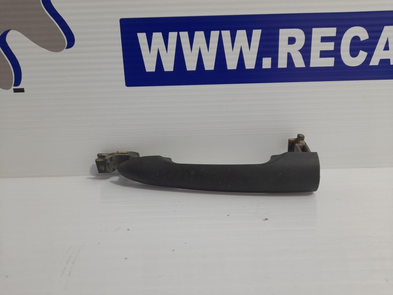 Recambio de maneta exterior lateral derecha para renault kangoo 1.5 dci diesel referencia OEM IAM 8200497537  