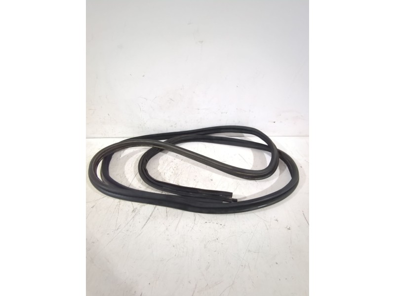 Recambio de goma contorno para nissan qashqai i (j10, nj10) 1.5 dci referencia OEM IAM 90830EY11A  