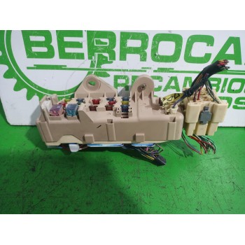 CAJA RELES / FUSIBLES 3054765 