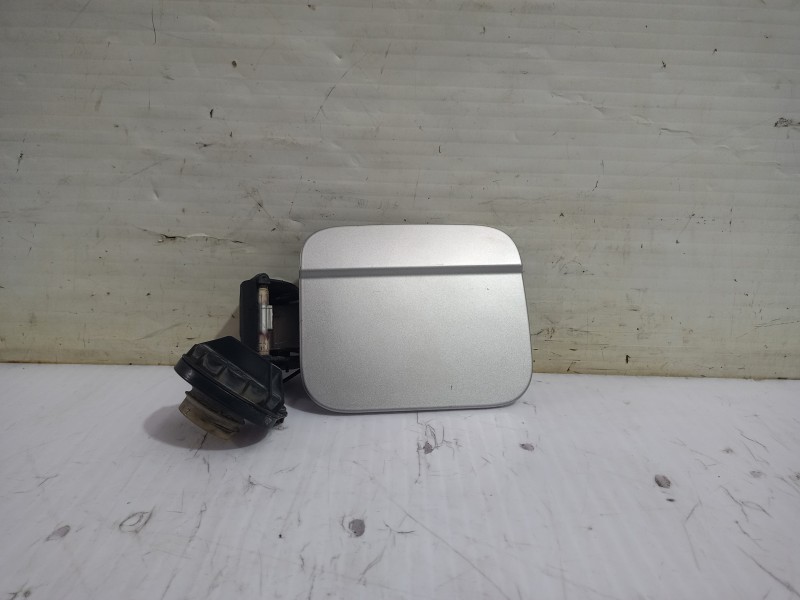 Recambio de tapa exterior combustible para kia carnival ii 2.9 crdi lx referencia OEM IAM K53A42410  