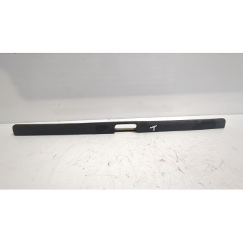 Recambio de moldura para volkswagen golf v (1k1) 2.0 fsi referencia OEM IAM 1H6827577  