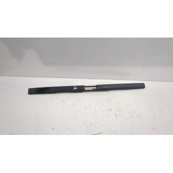 Recambio de moldura para volkswagen golf v (1k1) 2.0 fsi referencia OEM IAM 1H6827577  