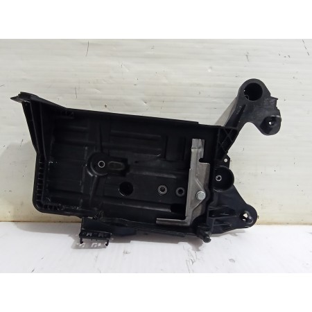 Recambio de soporte bateria para volkswagen golf vii lim. (5g1) comfortline bluemotion referencia OEM IAM 5Q0915331K  