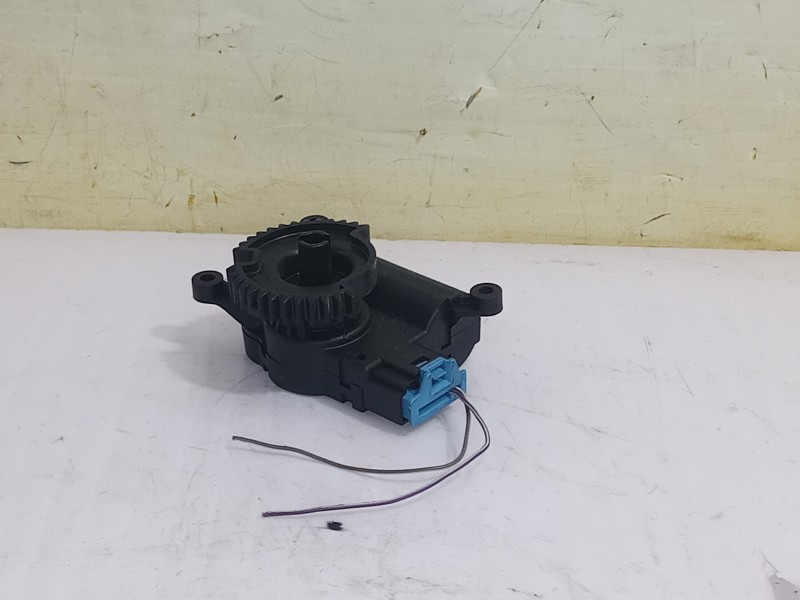 Recambio de motor apertura para skoda fabia (5j2 ) family referencia OEM IAM 3093819  