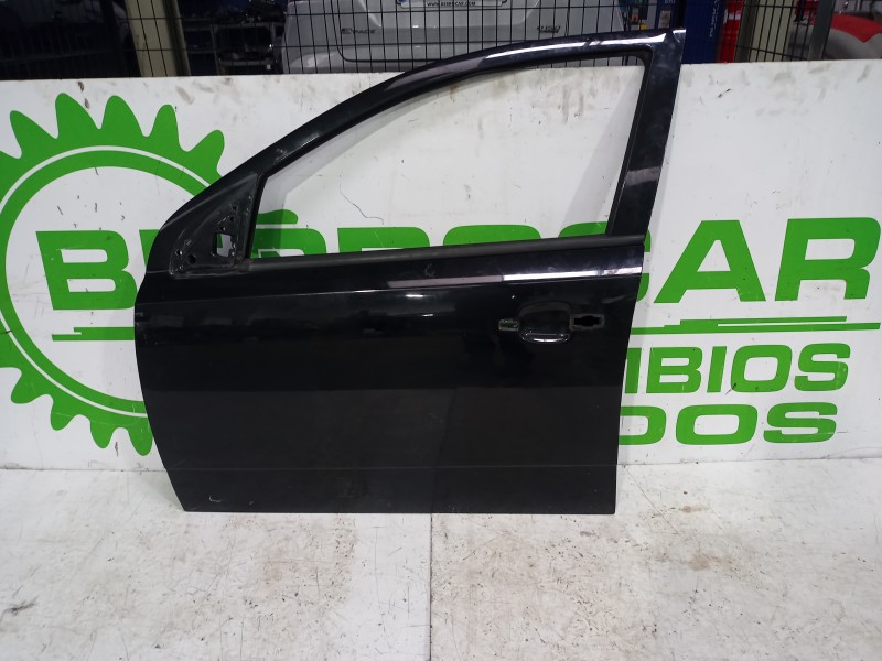 Recambio de puerta delantera izquierda para opel astra h berlina elegance referencia OEM IAM 13208421  