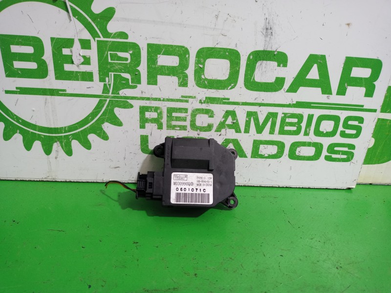 Recambio de motor apertura trampillas para renault scenic ii grand emotion referencia OEM IAM M030990Q  