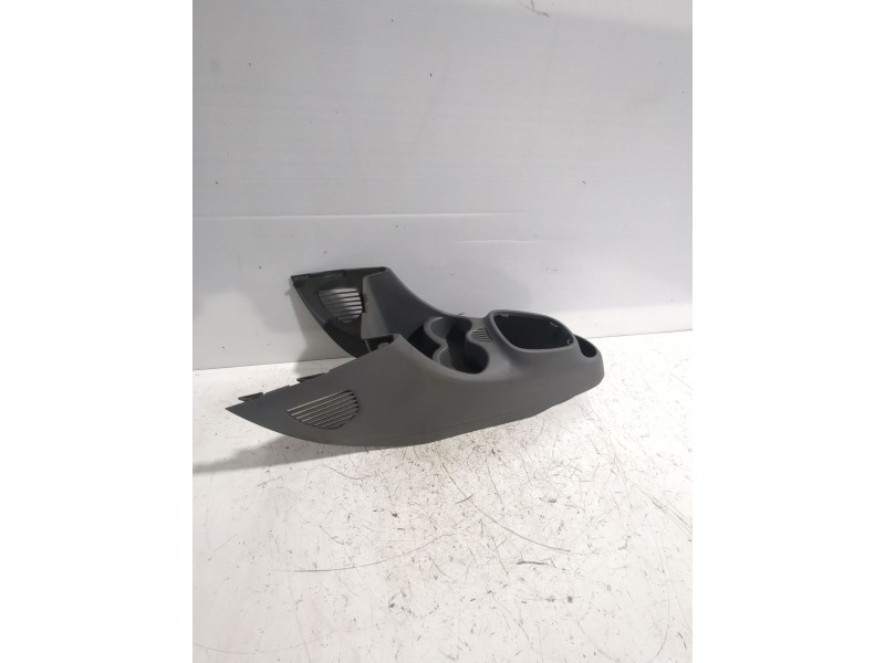 Recambio de consola central para peugeot 107 (pm_, pn_) 1.4 hdi referencia OEM IAM 588110H010  