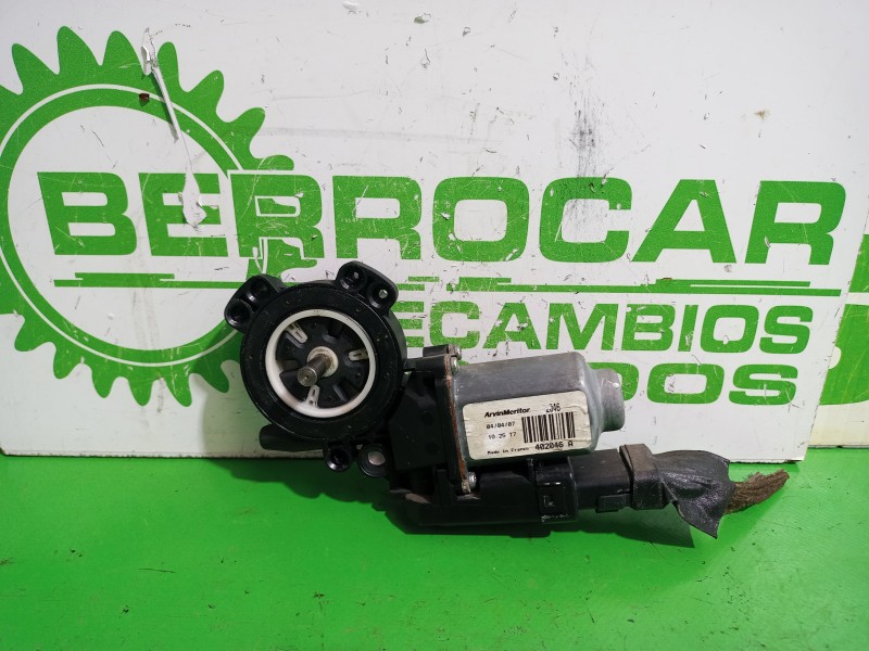 Recambio de motor elevalunas delantero izquierdo para renault scenic ii grand emotion referencia OEM IAM 402046A  