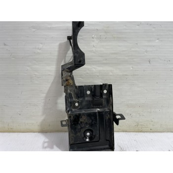 Recambio de soporte bateria para kia carnival ii 2.9 crdi lx referencia OEM IAM K55256120B  