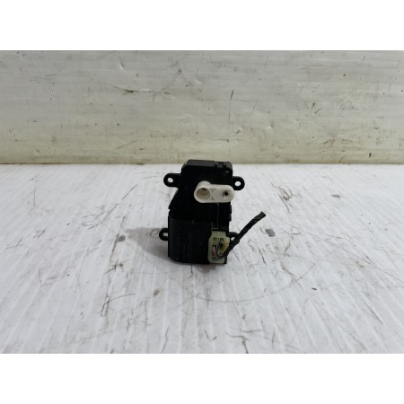 Recambio de motor apertura trampilla para kia carnival ii 2.9 crdi lx referencia OEM IAM B400730200  