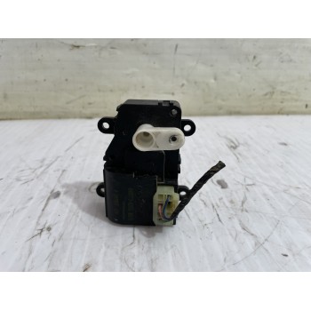 Recambio de motor apertura trampilla para kia carnival ii 2.9 crdi lx referencia OEM IAM B400730200  