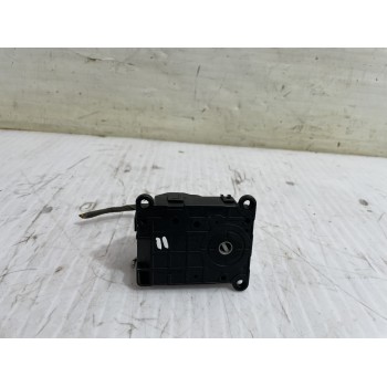 Recambio de motor apertura trampilla para kia carnival ii 2.9 crdi lx referencia OEM IAM H400730590  