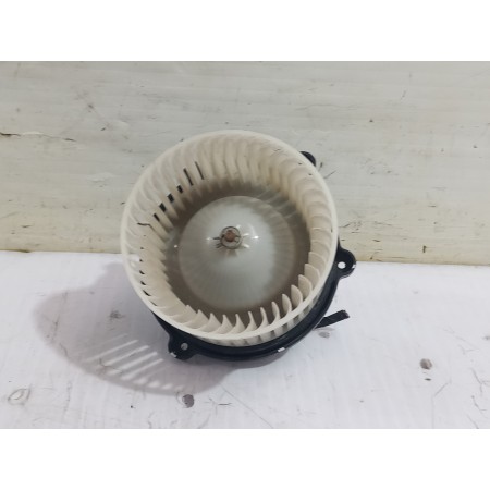 Recambio de motor calefaccion para kia carnival ii 2.9 crdi lx referencia OEM IAM K55261C07  