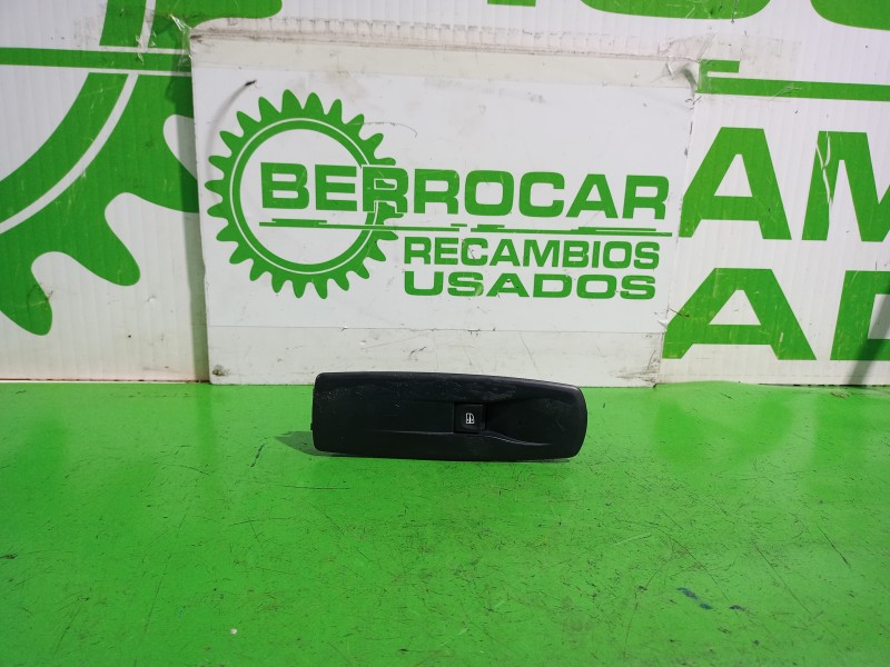Recambio de mando elevalunas delantero derecho para renault laguna grandtour iii renault laguna iii grandtour referencia OEM IAM