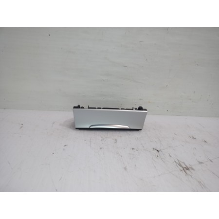 Recambio de cenicero para volkswagen passat lim. (362) advance bluemotion referencia OEM IAM 3C0863284K  