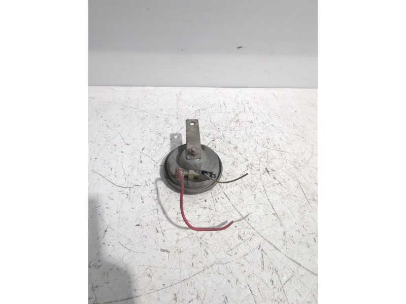 Recambio de claxon para peugeot 107 (pm_, pn_) 1.4 hdi referencia OEM IAM E100200  