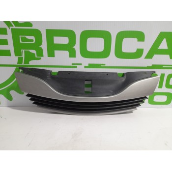 REJILLA DELANTERA 8200012581 
