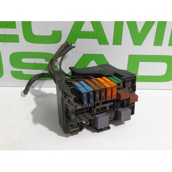 CAJA RELES / FUSIBLES 8200180270 