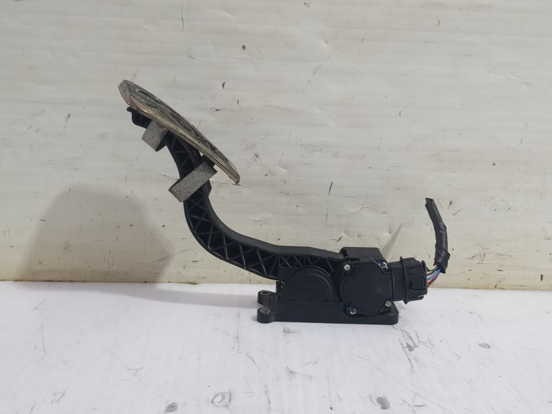 Recambio de pedal acelerador para kia carnival ii 2.9 crdi lx referencia OEM IAM OK53C41600  