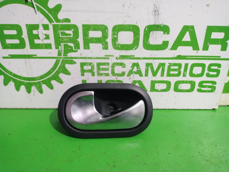 Recambio de maneta interior delantera izquierda para renault scenic ii grand emotion referencia OEM IAM 8200028487  
