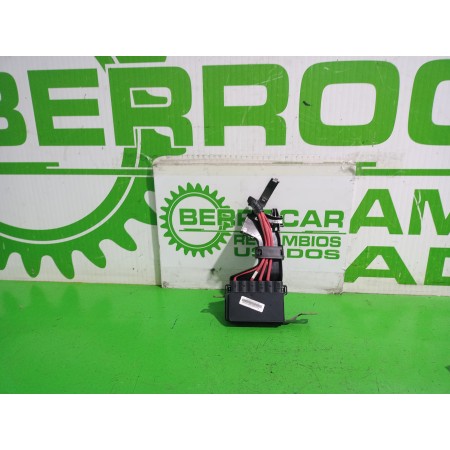 Recambio de caja reles / fusibles para renault scenic iii xmod bose referencia OEM IAM 243170003R  