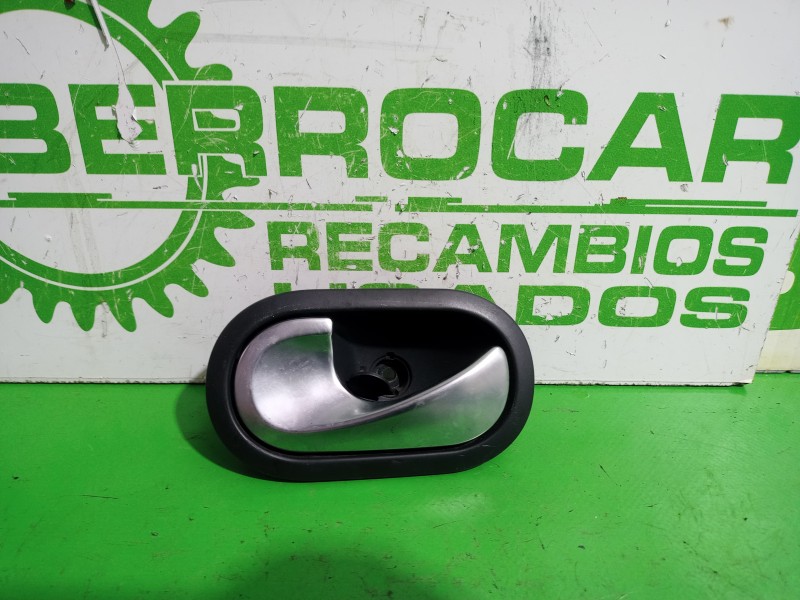 Recambio de maneta interior trasera izquierda para renault scenic ii grand emotion referencia OEM IAM 8200028487  