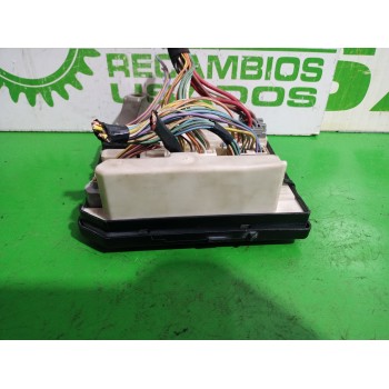 Recambio de caja reles / fusibles para renault scenic ii grand emotion referencia OEM IAM 8200481866  