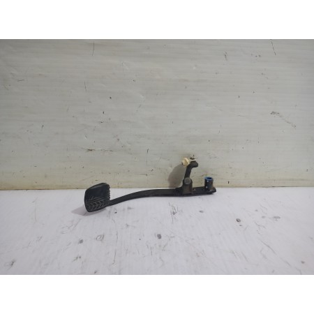 Recambio de pedal embrague para kia carnival ii 2.9 crdi lx referencia OEM IAM K51A41300B  